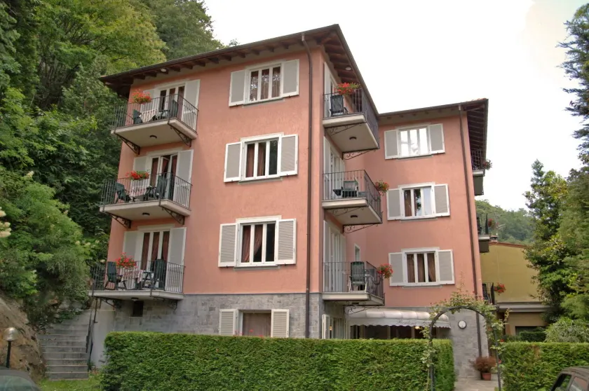 Residence Garden - Image 1