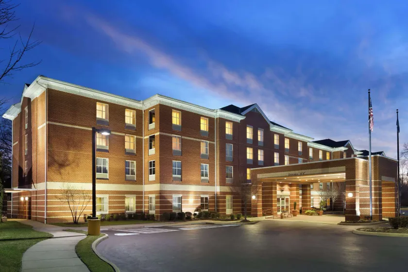 Hampton Inn & Suites Williamsburg Historic District - Image 1