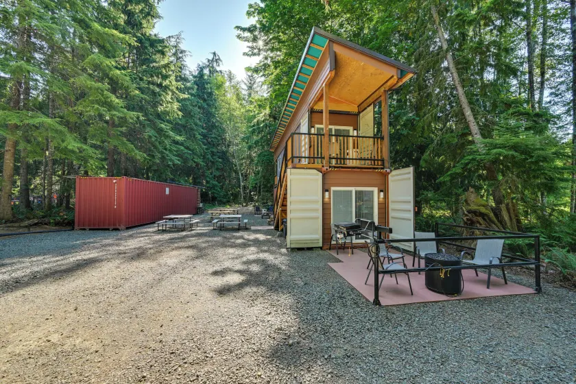 Unique Container Studio w/ Deck & Fire Pit! - Image 1