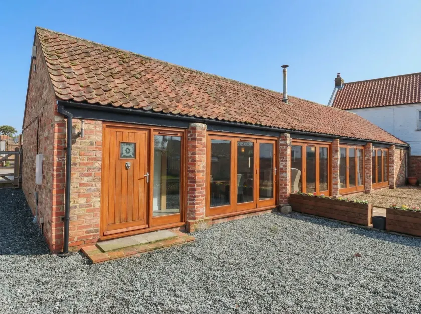 Pillar Barn - Image 1