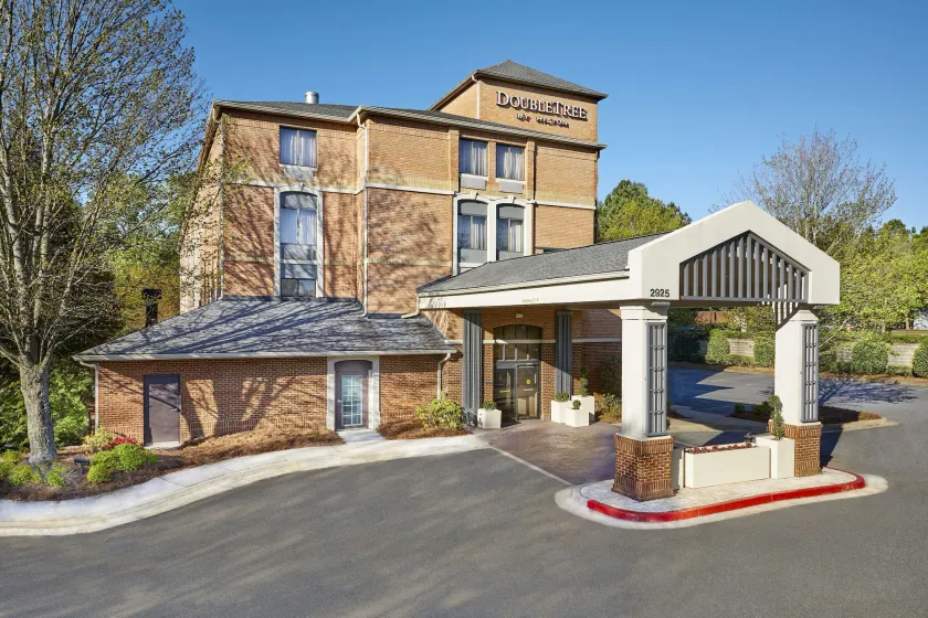 DoubleTree by Hilton Atlanta - Alpharetta - Image 1