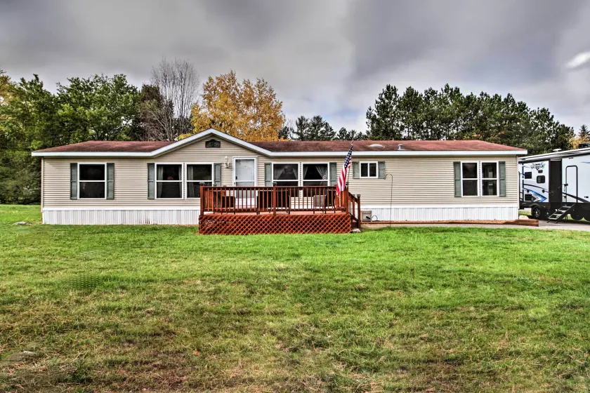 Quaint Pequot Home < 1 Mi From Lake Access! - Image 1