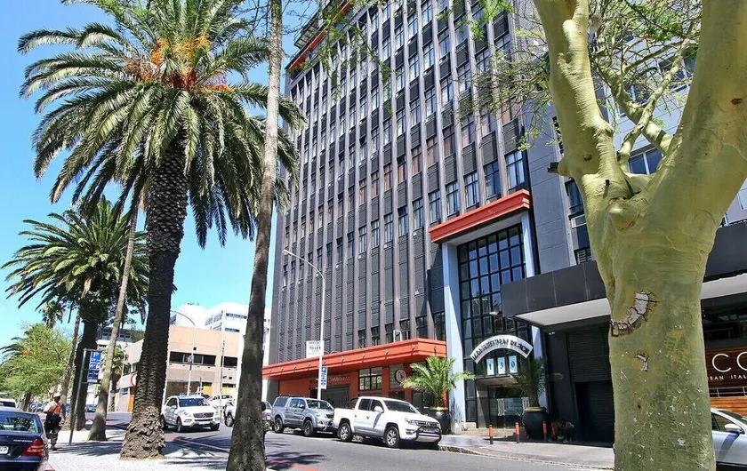 Manhattan Place - Image 1