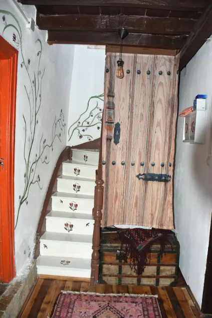 Sardunya Konak - Interior entrance