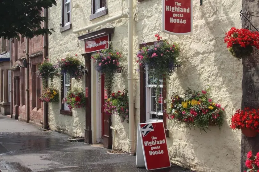 Highland House Callander - Image 1