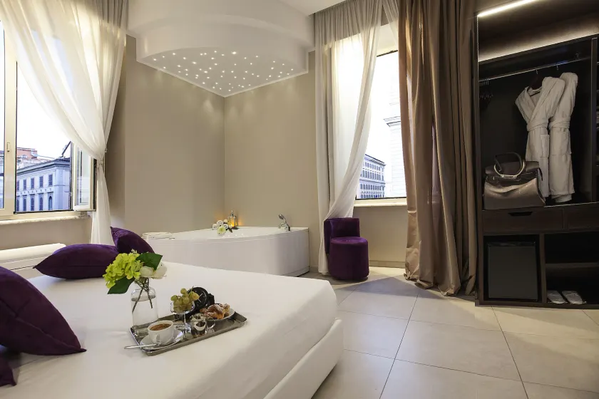 Roman Holidays Boutique Hotel - Image 1