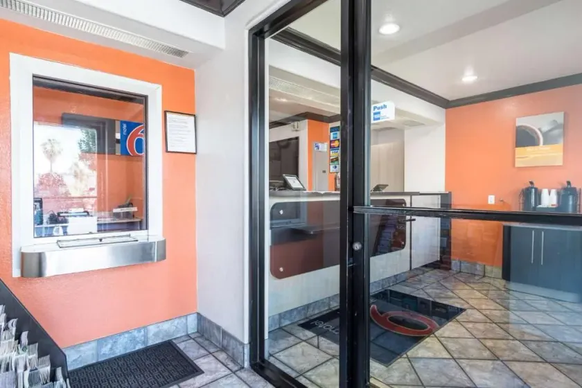 Motel 6 Riverside, CA - UCR East - Hall