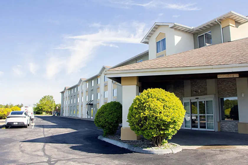 Baymont by Wyndham Maumee Toledo - Image 1