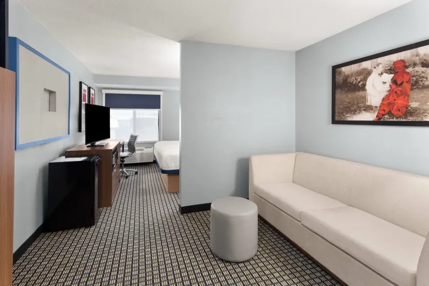 AmericInn by Wyndham Reedsburg - Image 1