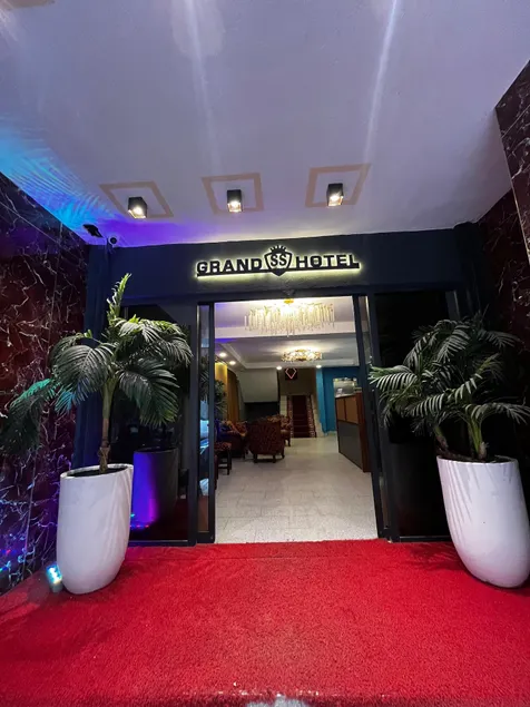 Grand S&S Hotel - Image 1