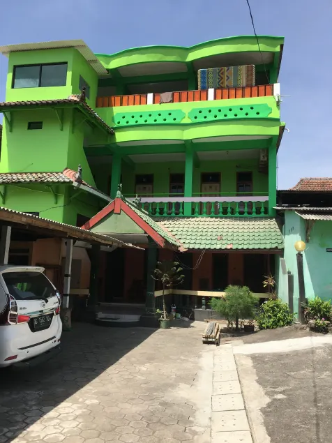 Hotel Trias Parangtritis - Image 1