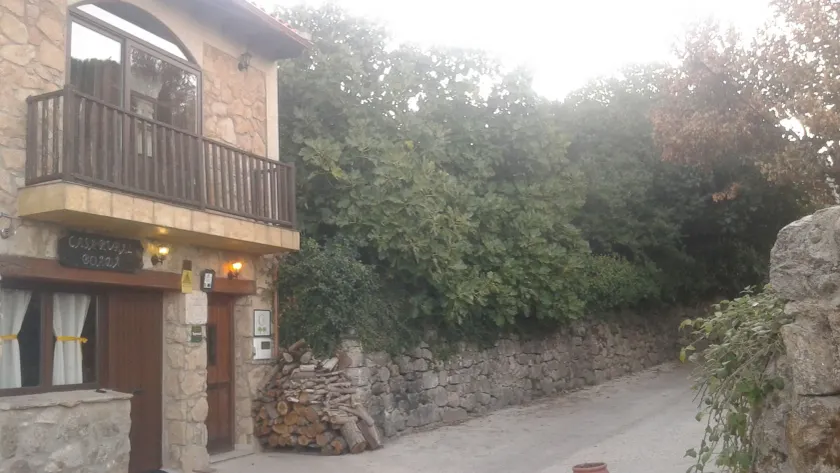 Apartamentos & Casa Rural Boada con Jardin Interior y Barbacoa - Image 1