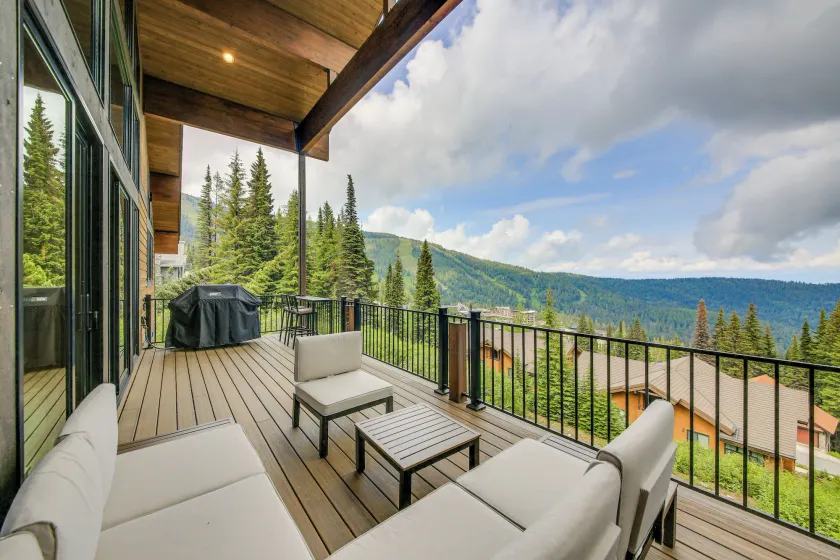 Ski in out Schweitzer Mountain Home in Sandpoint - Image 1