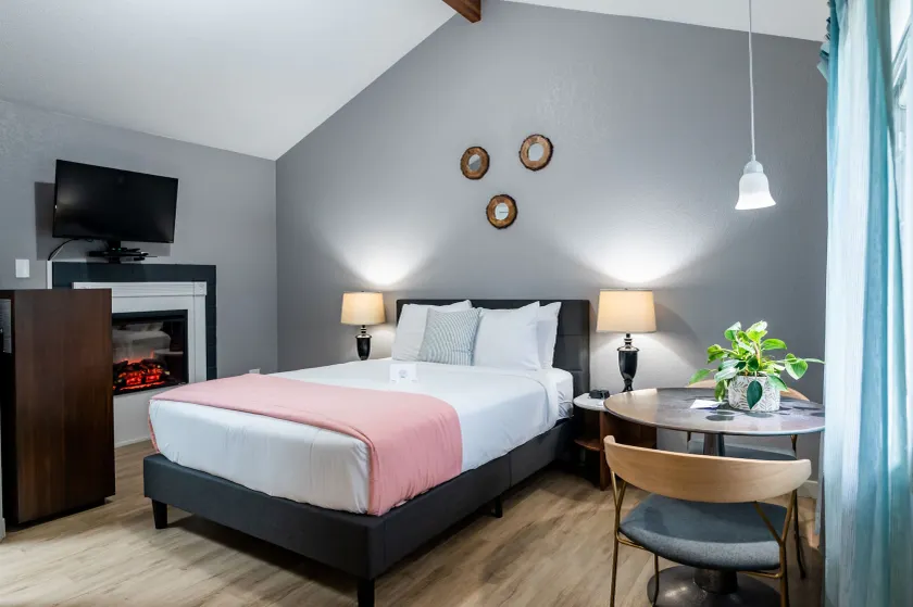 Inn at Haystack Rock - Image 1