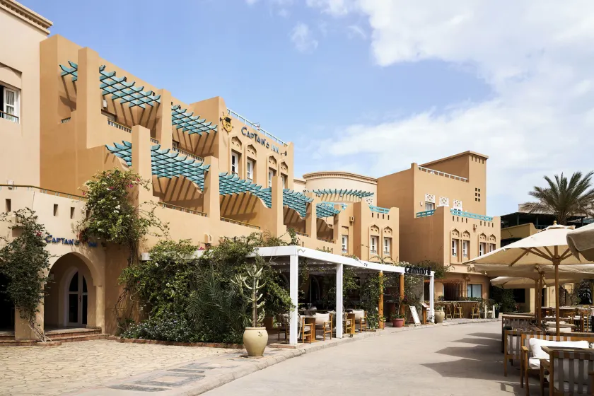 Captain's Inn Hotel - Image 1