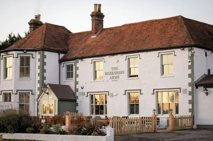 Berkshire Arms by Chef & Brewer Collection - Image 1