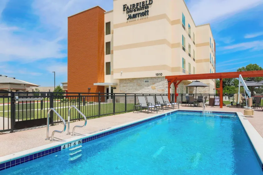Fairfield Inn & Suites by Marriott Decatur at Decatur Conference Center - Image 1