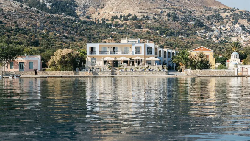 Pedi Beach Hotel - Image 1