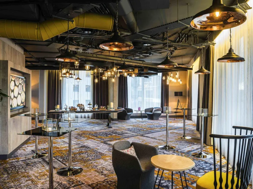 Novotel London Canary Wharf - Image 1