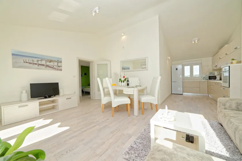Apartment Hennion / Two Bedrooms A1 Leona - Image 1