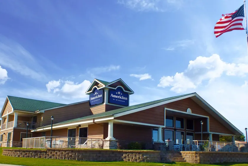 AmericInn by Wyndham Okoboji - Image 1