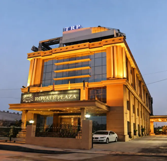 Hotel Royal Plazha - Image 1