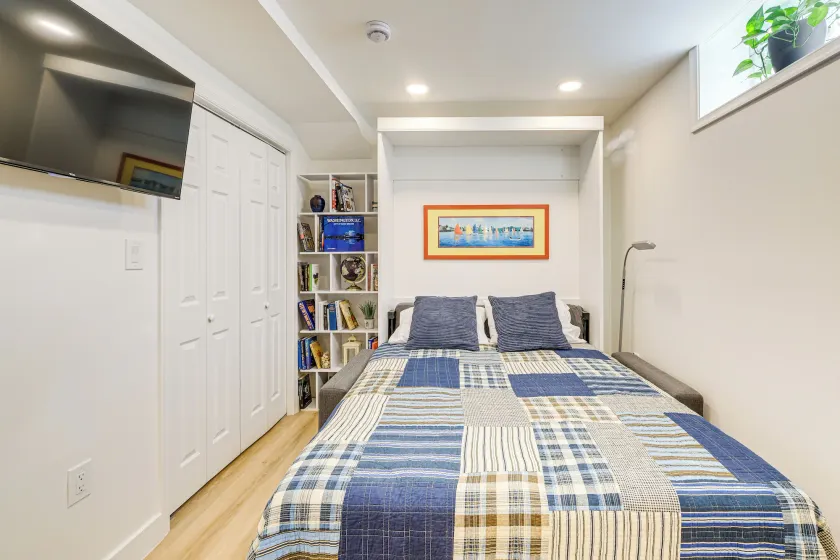7 Mi to National Mall: Bright DC Studio! - Image 1