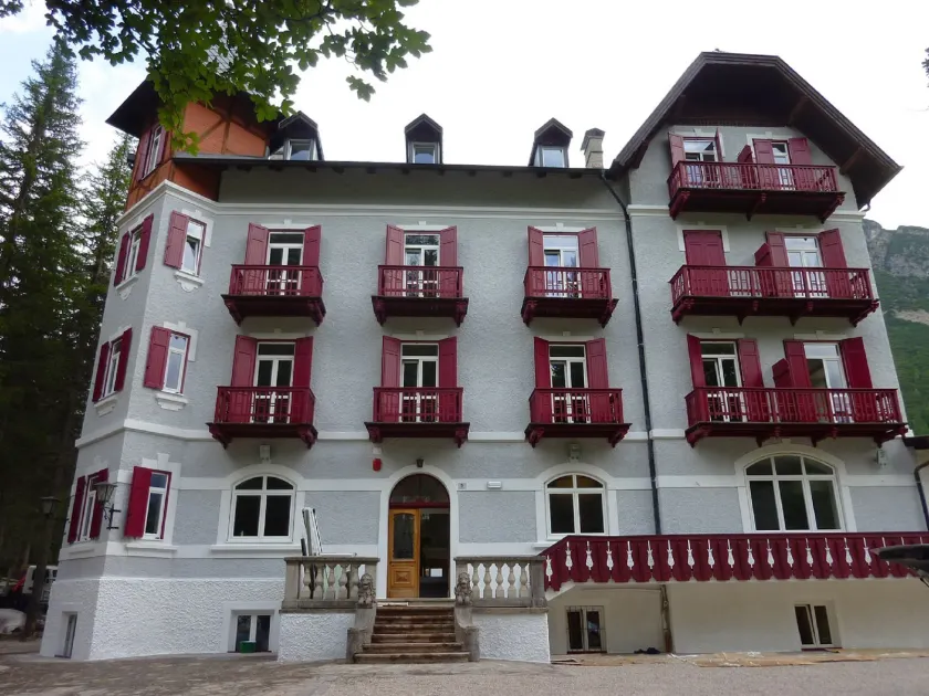 Hotel Croda Rossa - Image 1