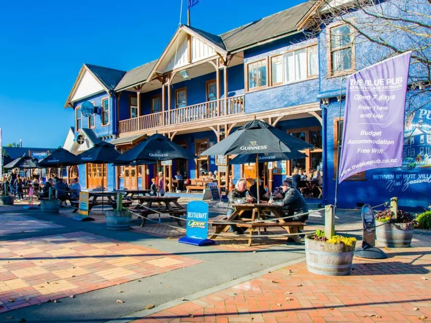 The Blue Pub - Image 1