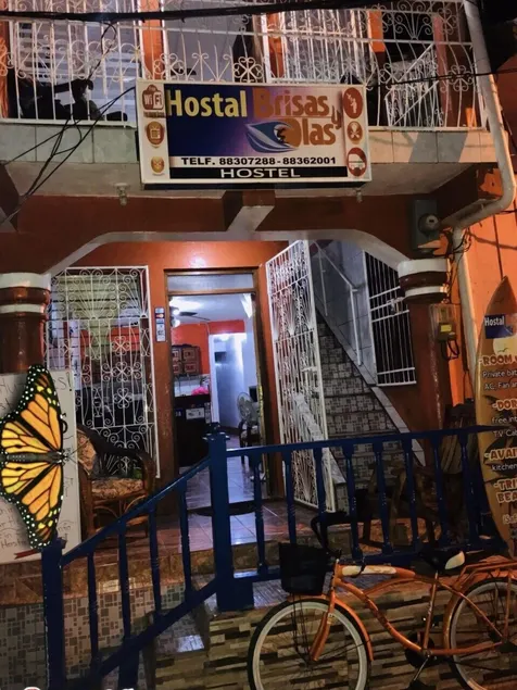 Hostal Brisas y Olas - Image 1