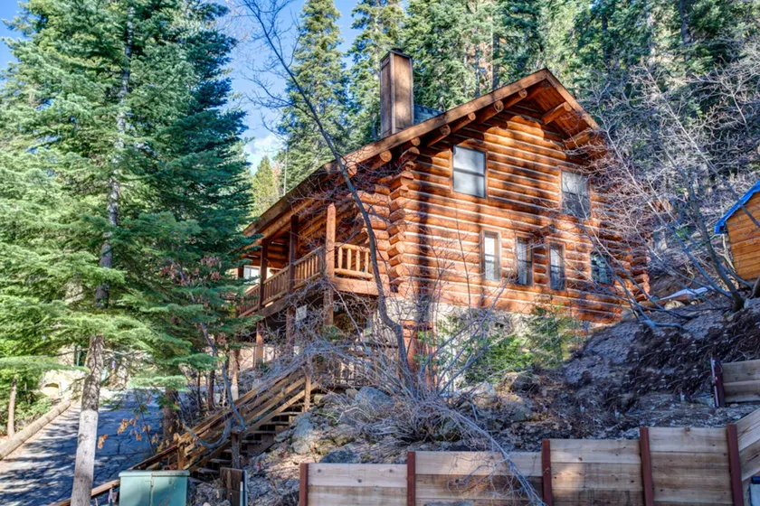 Yosemite Log Cabin-Rustic Charm-Sleeps 8 - Image 1