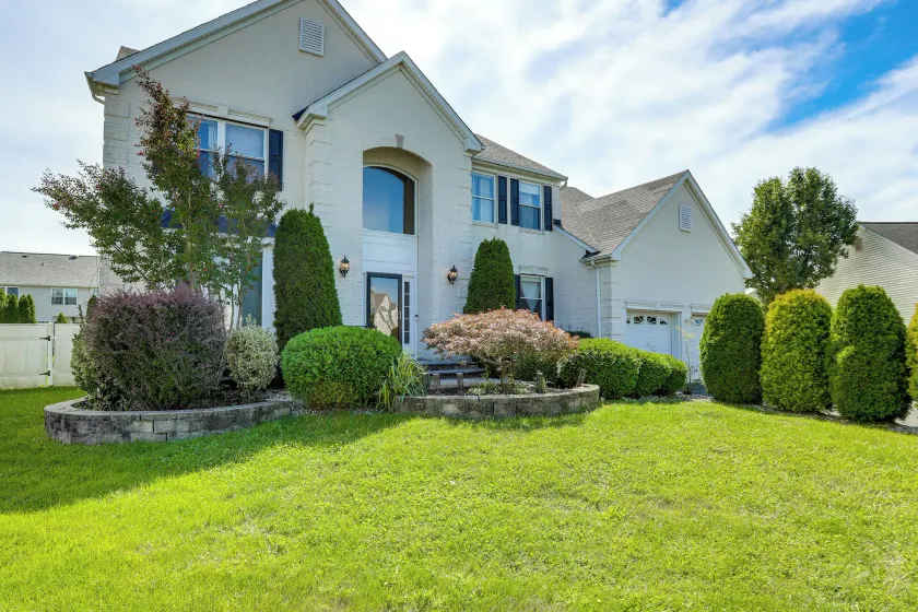 Spacious Group Getaway Near Grounds For Sculpture - Image 1