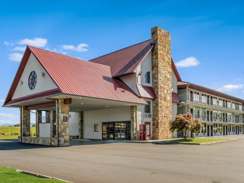 Red Roof Inn Dandridge - Image 1
