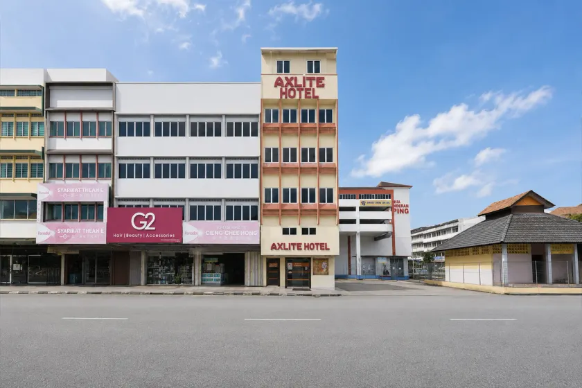 Collection O Axlite Hotel - Image 1
