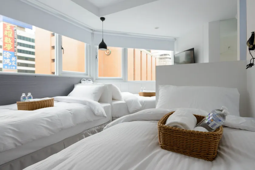 Poshpacker Hotel - Image 1
