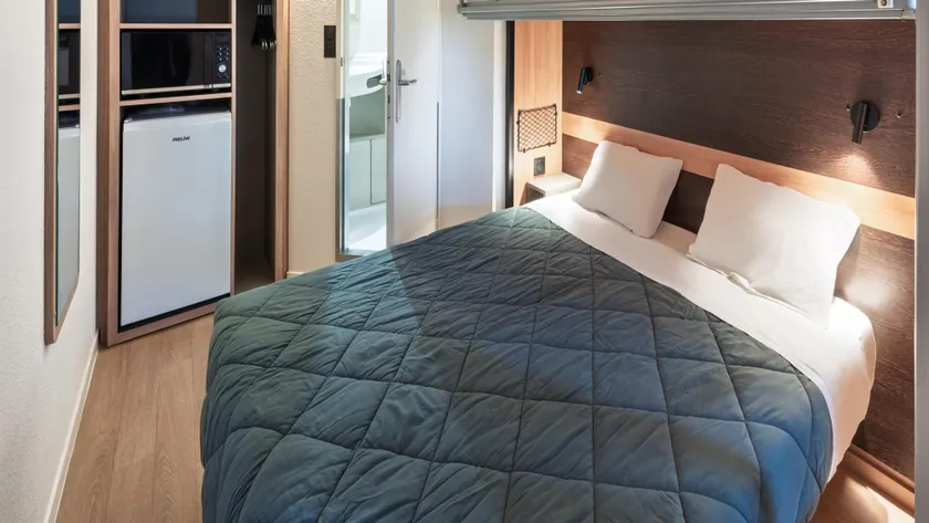 Hôtel Première Classe Dreux - Image 1