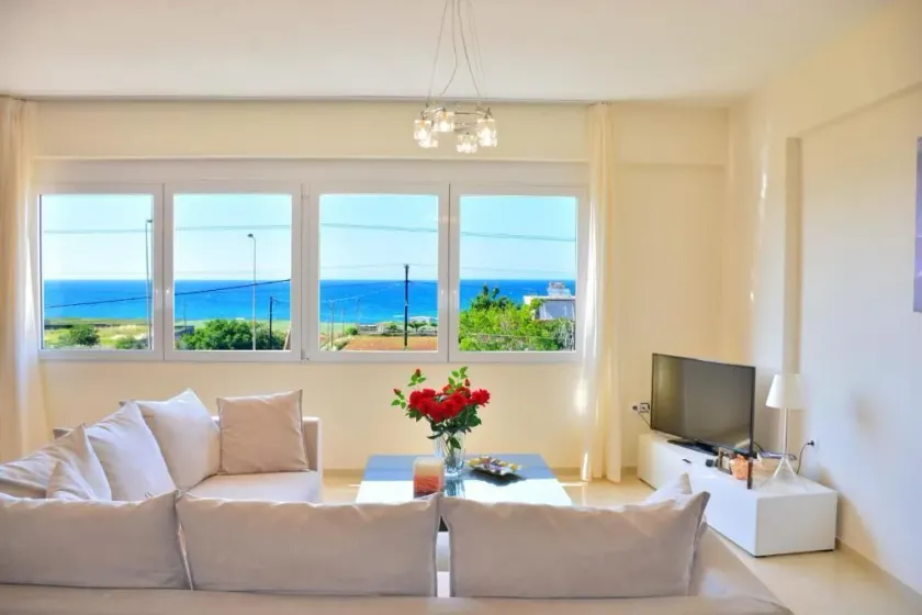 Luxury Suites in Stavromenos - Image 1