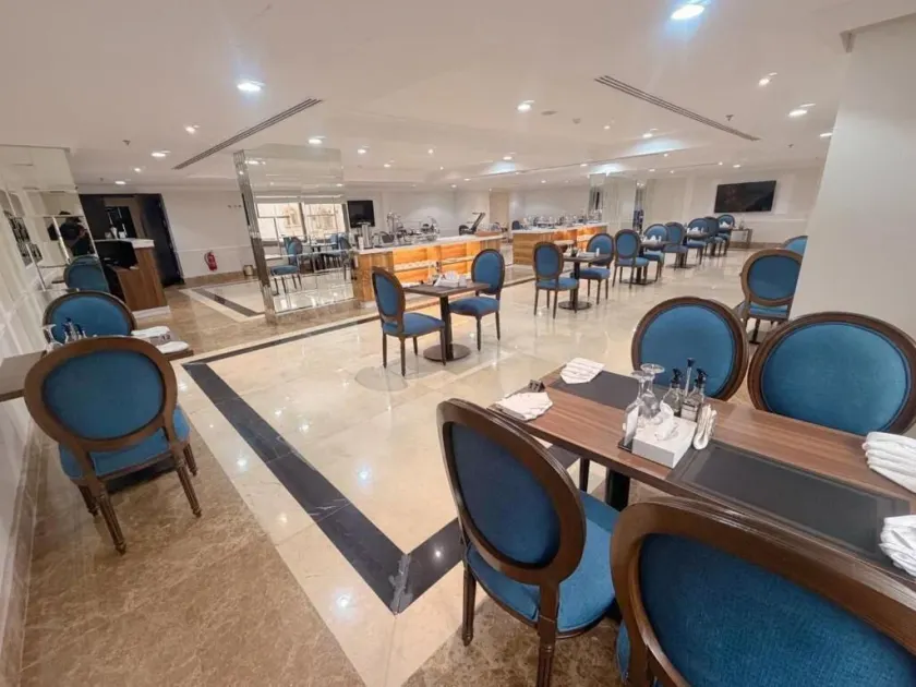 Hola Hotel - Image 1