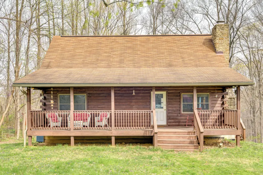 8 Mi to IU: Cabin w/ Reading Nook, Fire Pit & Yard - Image 1