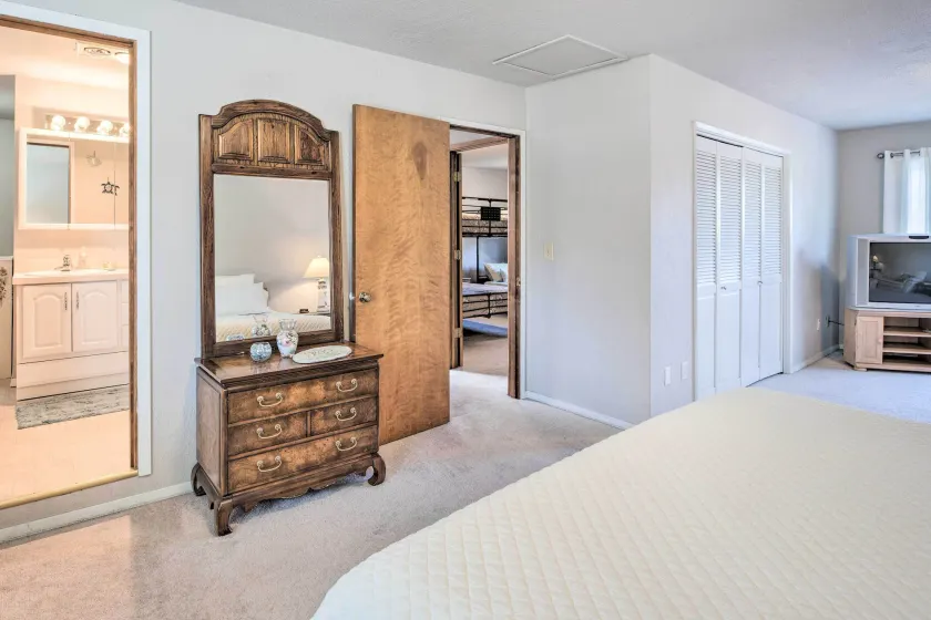 Pet-Friendly Rockaway Beach Home w/ Fire Pit! - Interiör