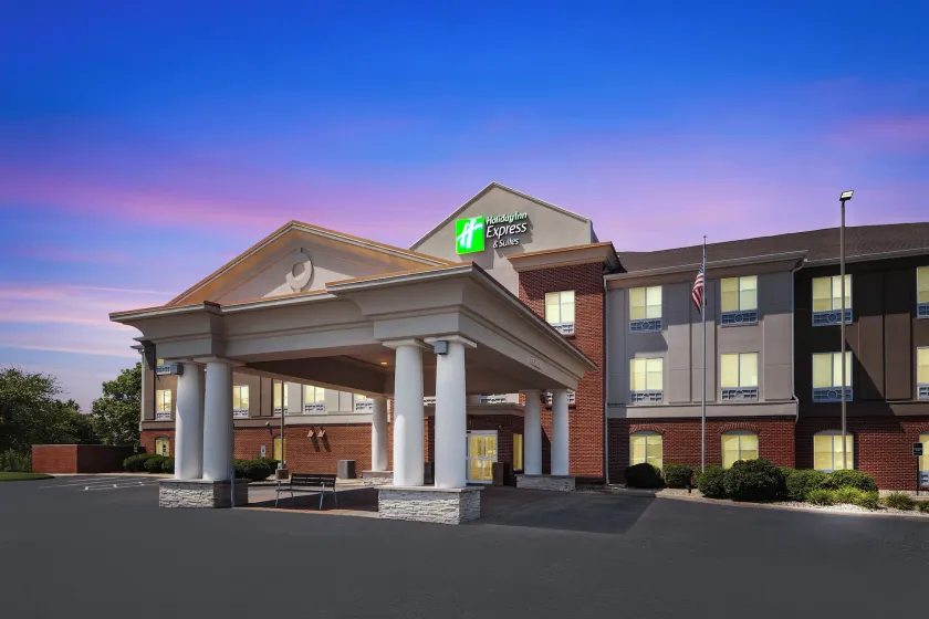 Holiday Inn Express Hotel & Suites Urbana-Champaign-U of I Area by IHG - Image 1