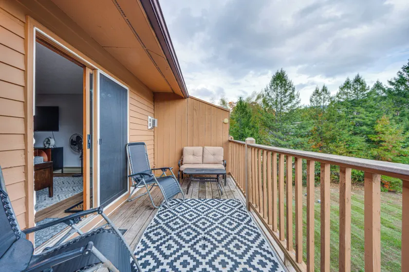 Lincoln Apartment w/ Balcony: 2 Mi to Loon Mtn! - Innvendig