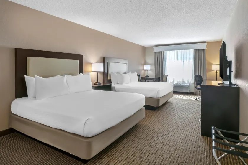 Best Western Lawrenceburg Inn - Image 1