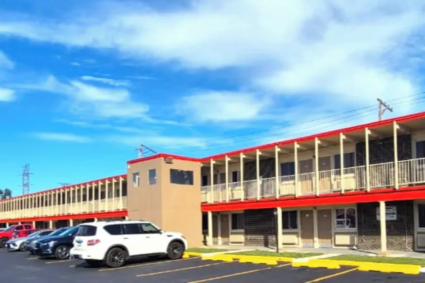 Saratoga Motel By Capital O Near Midway Airport Chicago IL - Image 1