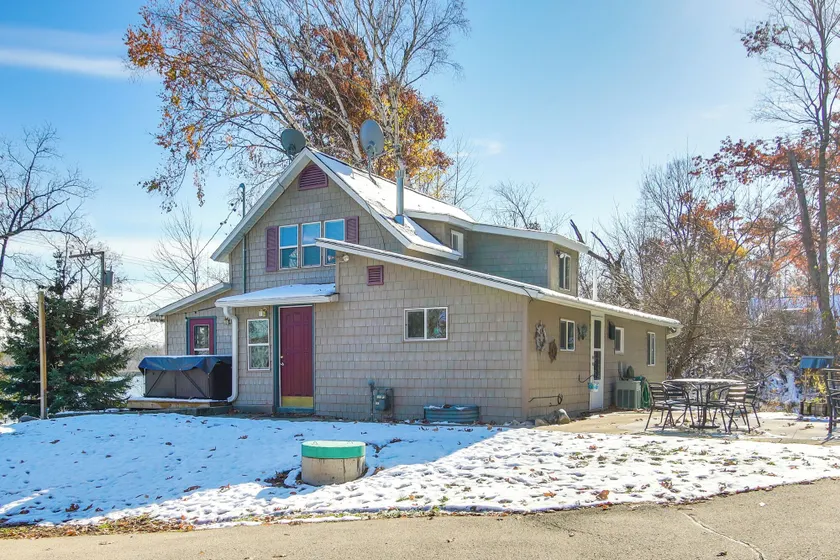 Colorful Cottage w/ Hot Tub - Steps to Long Lake! - Image 1