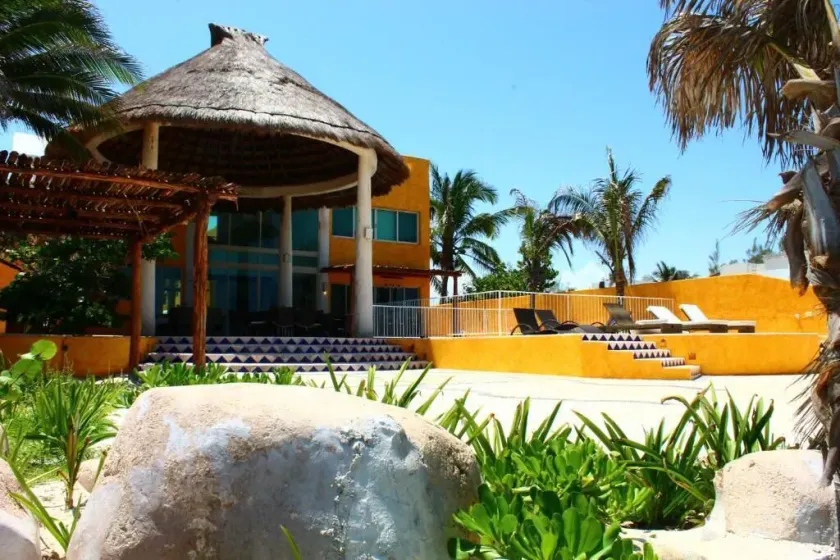 Uinic Chay Luxury Ocean Front Villa - Image 1