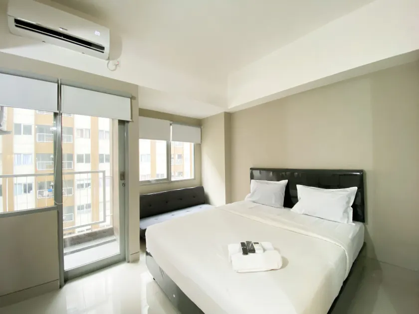 Minimalist Studio Room LRT City Jatibening Apartment - Image 1