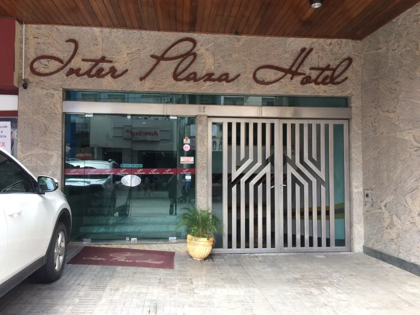 Inter Plaza Hotel - Image 1