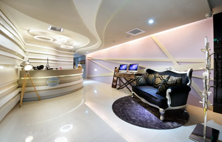 NL Concept Hotel - Image 1