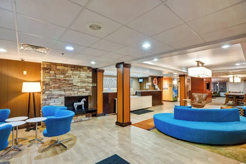 Fairfield Inn & Suites Christiansburg - Image 1